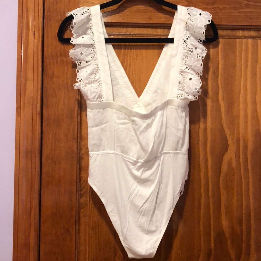 Lace Trim Body Suit - Picture 4 of 5